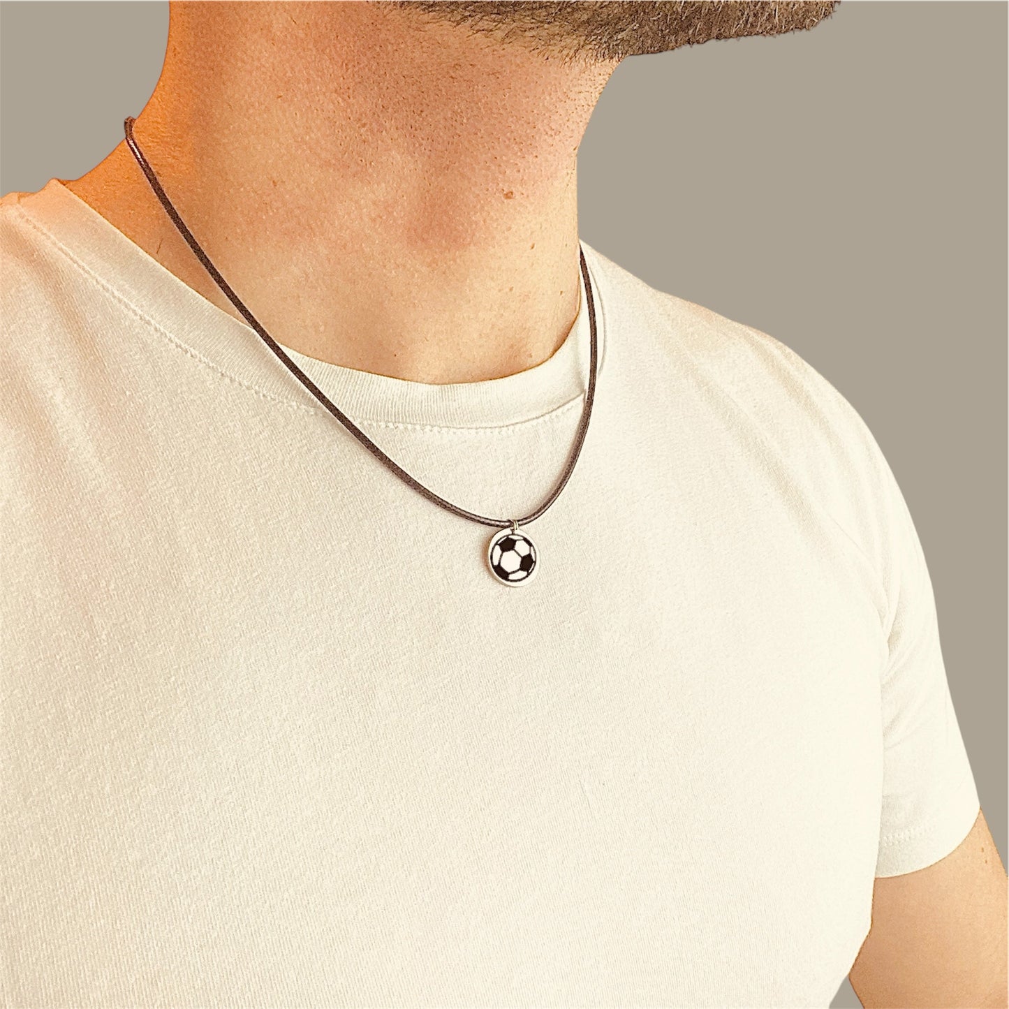 Collana Caucciù Uomo Indossato